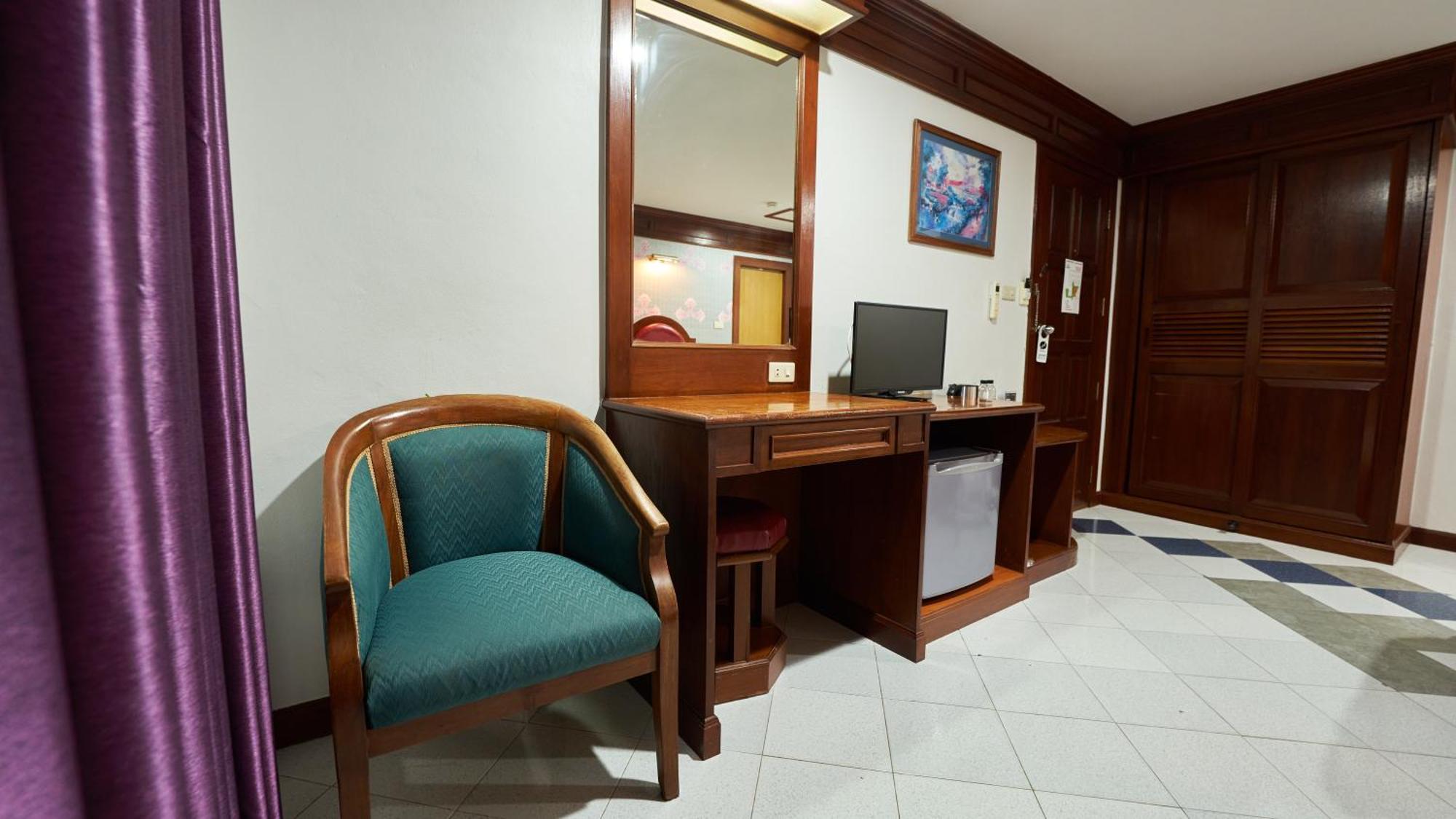 Lime Hotel Patong Номер фото